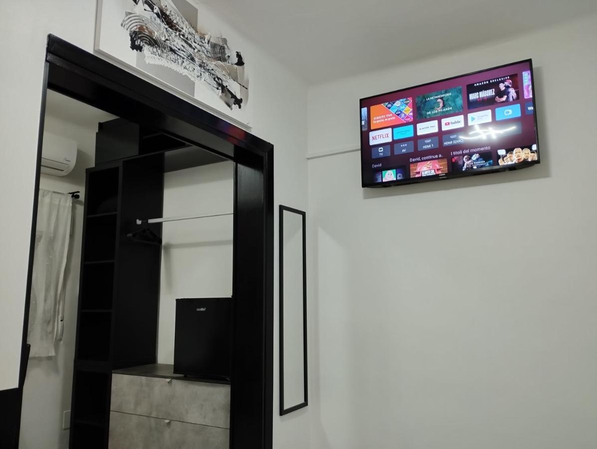 ברצלונה Vilapicina Hostal מראה חיצוני תמונה