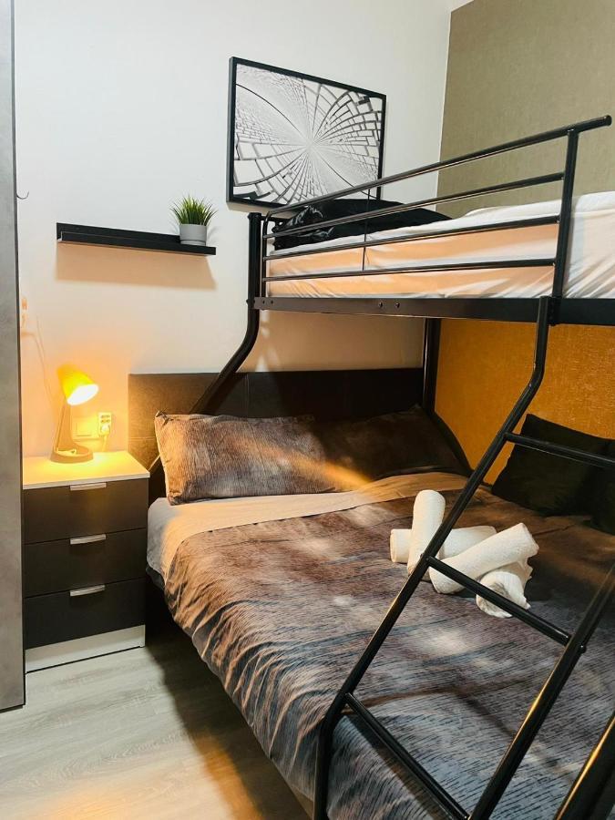 ברצלונה Vilapicina Hostal מראה חיצוני תמונה