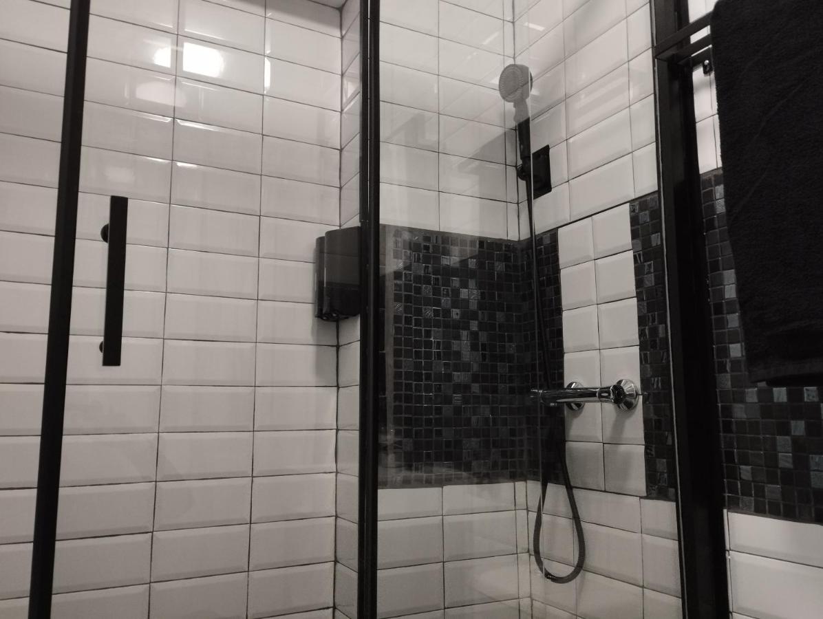 ברצלונה Vilapicina Hostal מראה חיצוני תמונה