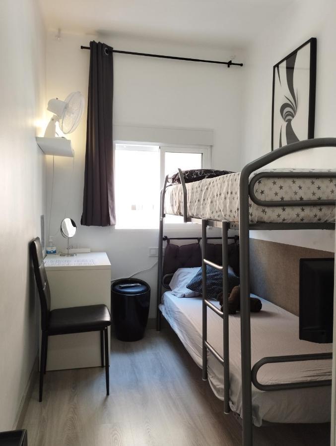 ברצלונה Vilapicina Hostal מראה חיצוני תמונה